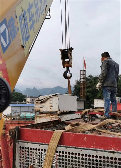 织金县大件吊装搬运设备常用的施工手势信号解答